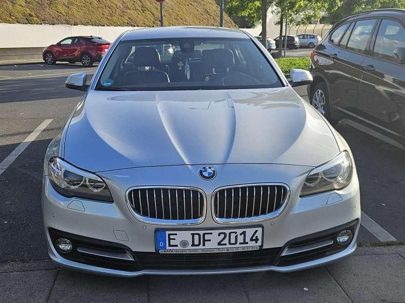 Silber Gebraucht 2015 BMW 525 Luxury Line Limousine | 14.100 € (Guter Preis) - Bild 1/4