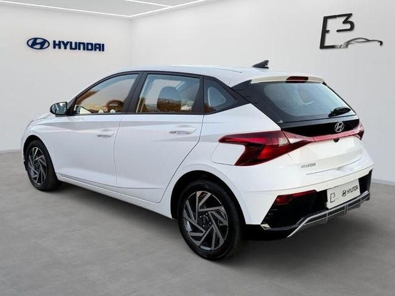 Gebraucht Hyundai i20 Trend 99 PS (72 kW) 2025 Weiß Limousine