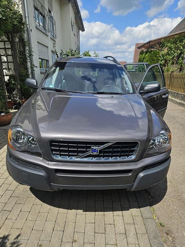Braun Gebraucht 2004 Volvo XC90 Summum SUV | 5.900 € (Fairer Preis) - Bild 1/4