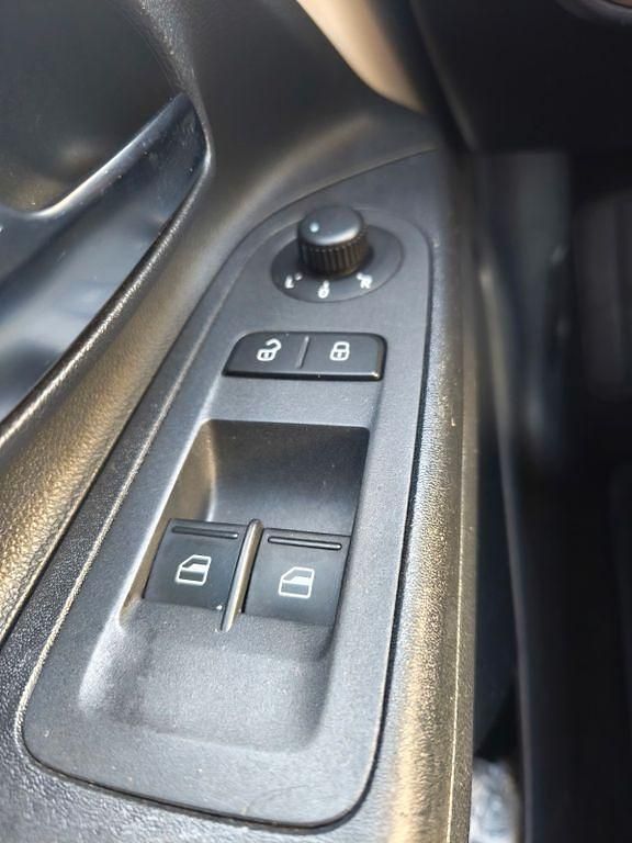 Gebraucht VW up! move up! 60 PS (44 kW) 2015 Weiß Kleinwagen