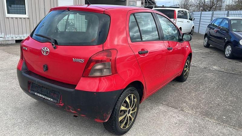 Gebraucht Toyota Yaris 69 PS (50 kW) 2007 Rot Kleinwagen