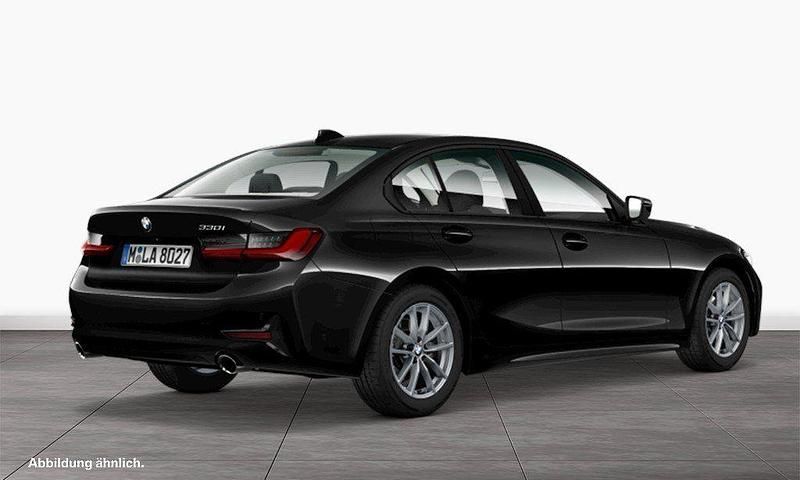 Gebraucht BMW 330 Advantage 258 PS (189 kW) 2022 Saphirschwarz Limousine