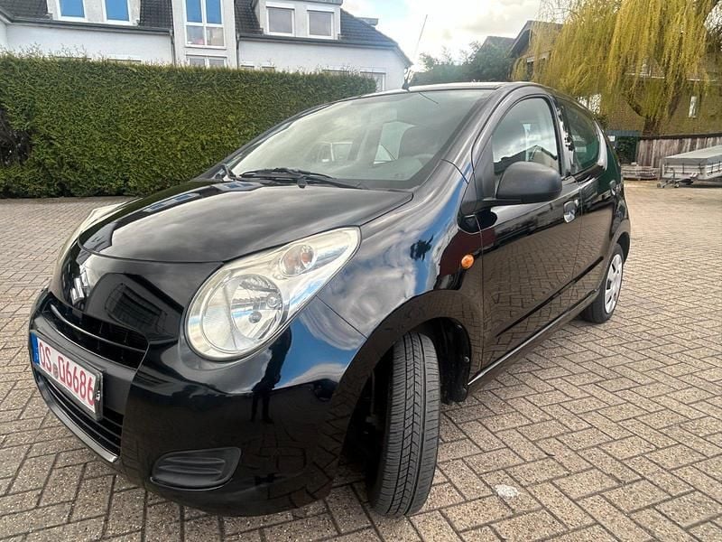 Gebraucht Suzuki Alto 65 PS (47 kW) 2012 Schwarz Kleinwagen