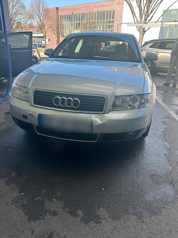 Gebraucht Audi A4 120 PS (88 kW) 2001 Silber Limousine