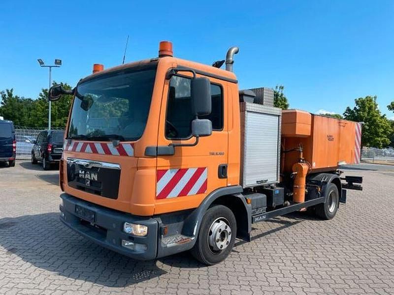 Gebraucht MAN TGE 180 PS (132 kW) 2010 Orange Van
