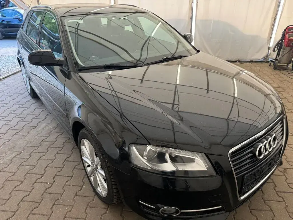 Gebraucht Audi A3 105 PS (77 kW) 2012 Schwarz Kleinwagen