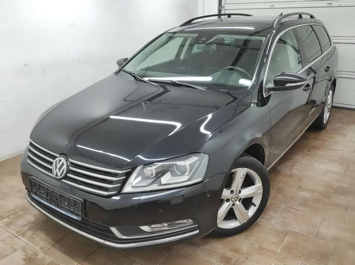 Gebraucht VW Passat 150 PS (110 kW) 2013 Deep black perleffekt Kombi