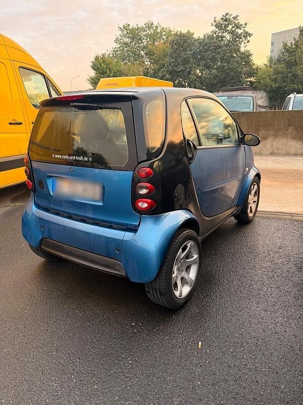Blau Gebraucht 2003 Smart ForTwo Coupé Coupé | 999 € (Guter Preis) - Bild 1/4