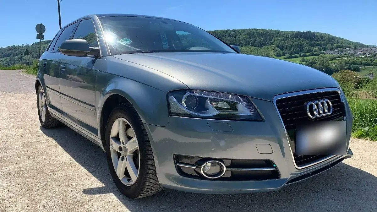 Gebraucht Audi A3 Sportback Ambiente 160 PS (117 kW) 2010 Blau Kleinwagen