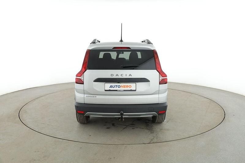 Gebraucht Dacia Jogger Comfort 2023 Silber Van / Kleinbus