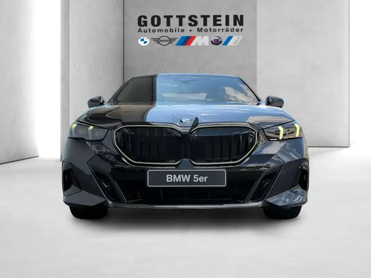 Neu BMW 540 M Sport 303 PS (222 kW) 2025 Sophistograu brillanteffekt Limousine