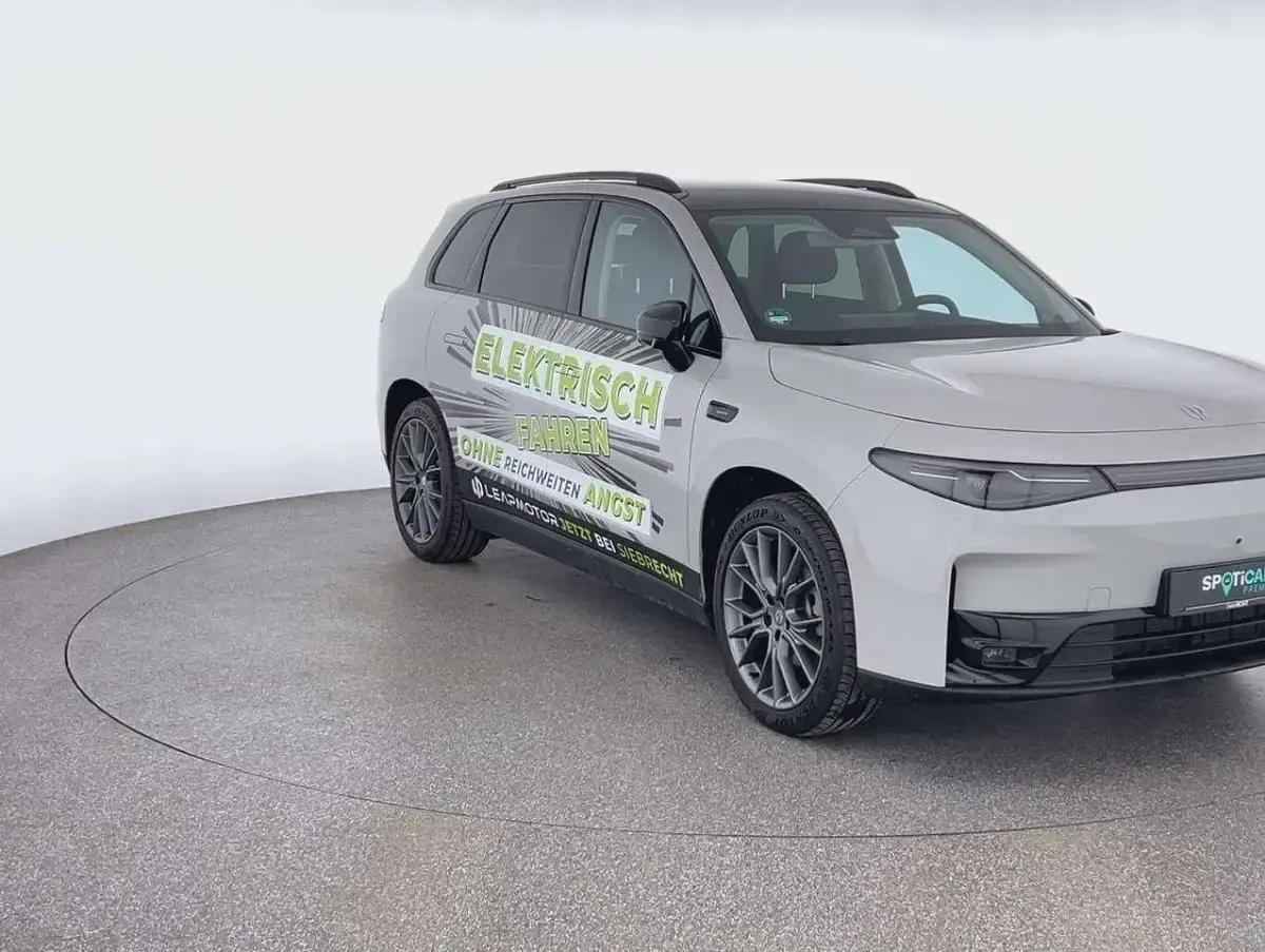 Gebraucht Leapmotor C10 160 kW (218 PS) 2025 Grau SUV