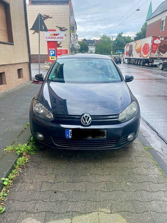 Schwarz Gebraucht 2010 VW Golf VI Trendline Limousine | 2.700 € (Superpreis) - Bild 1/4