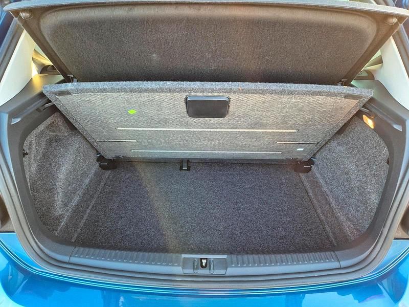 Gebraucht VW Polo LOUNGE 75 PS (55 kW) 2015 Blau Limousine