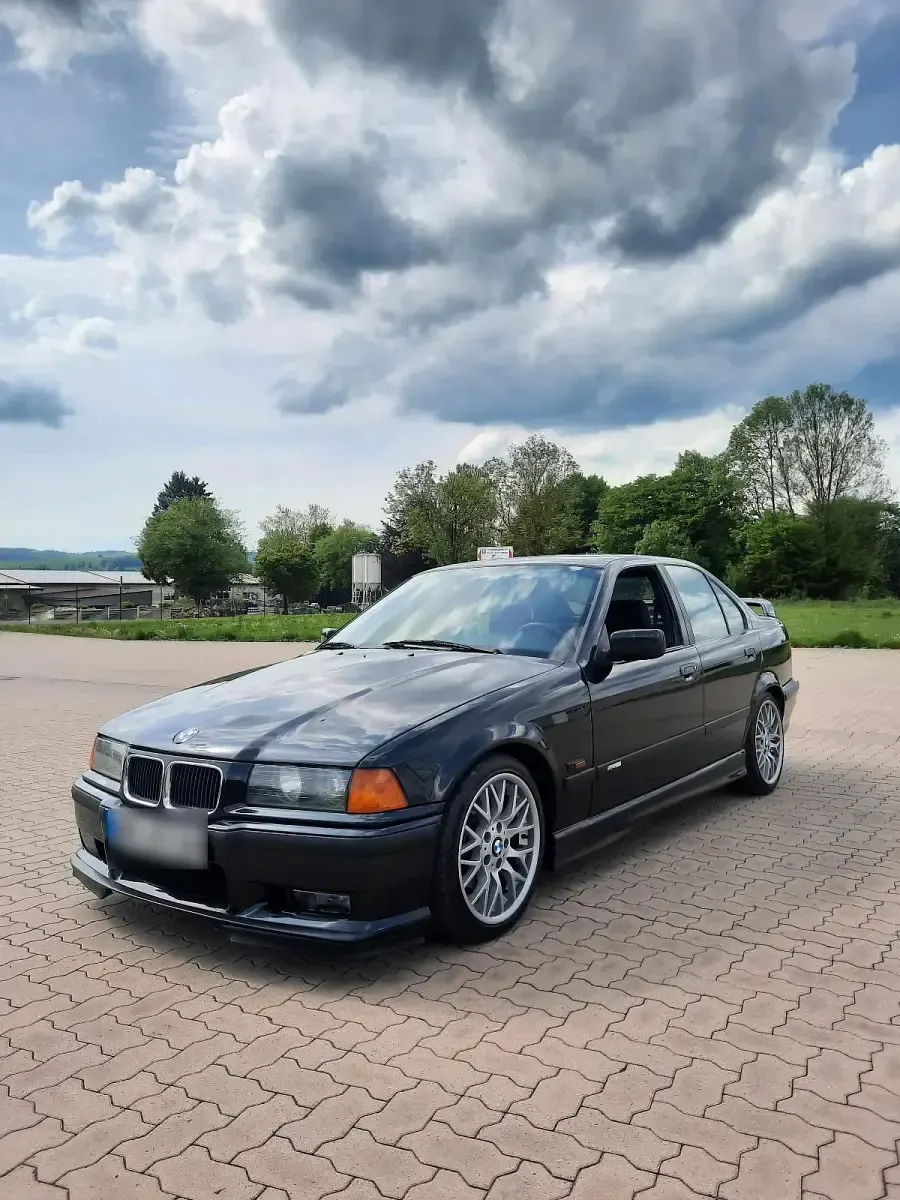 Gebraucht BMW 318 140 PS (102 kW) 2004 Schwarz Limousine