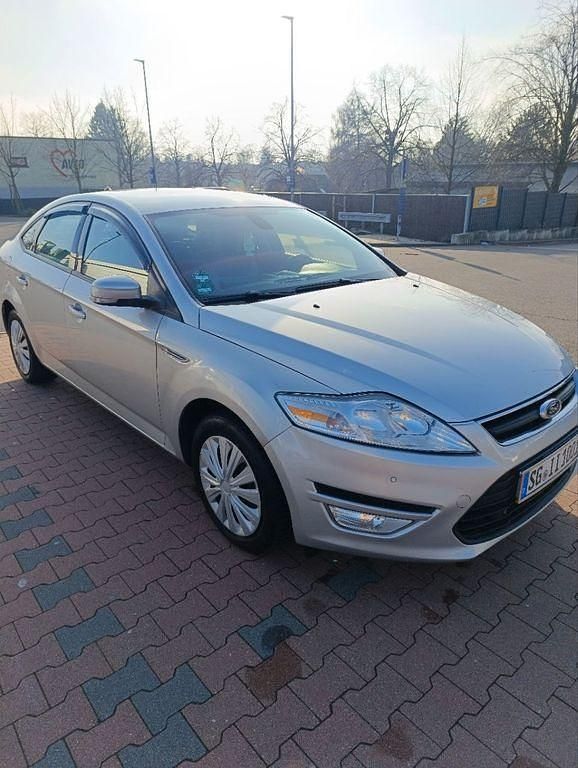 Gebraucht Ford Mondeo Trend 140 PS (102 kW) 2012 Silber Limousine