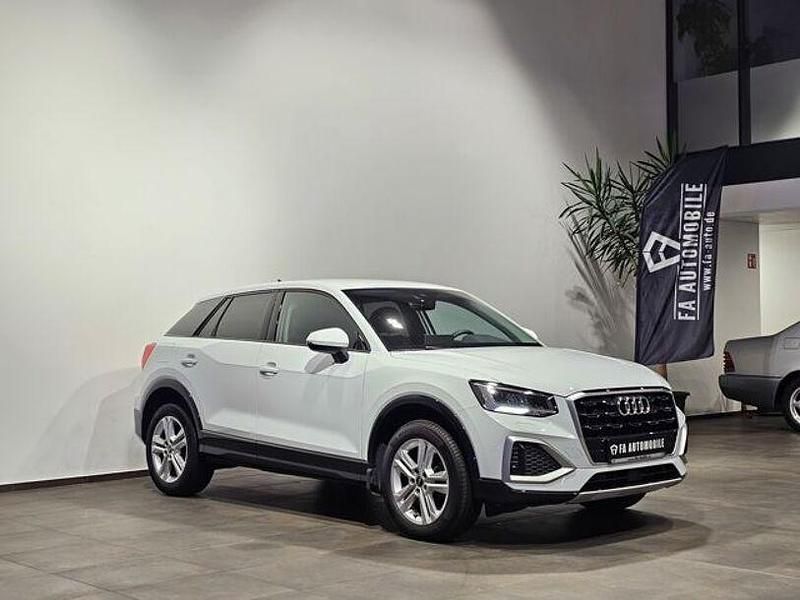 Gebraucht Audi Q2 Sport 150 PS (110 kW) 2024 Gletscherweiß metallic (metallic) SUV