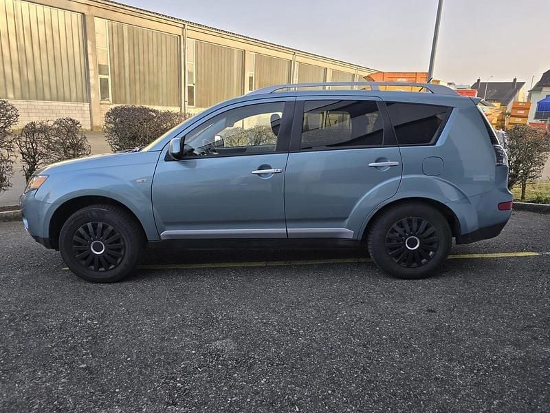 Gebraucht Mitsubishi Outlander 170 PS (125 kW) 2010 Blau SUV