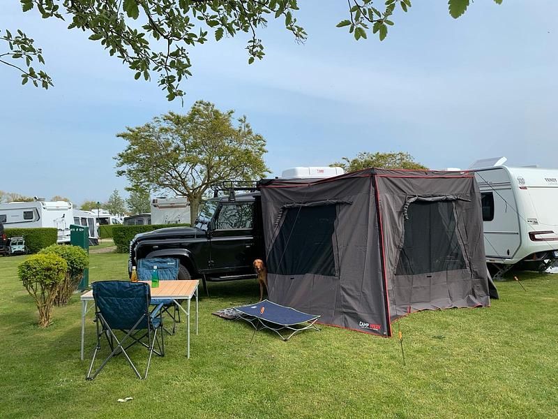 Gebraucht Land Rover Defender 122 PS (89 kW) 2011 Schwarz SUV