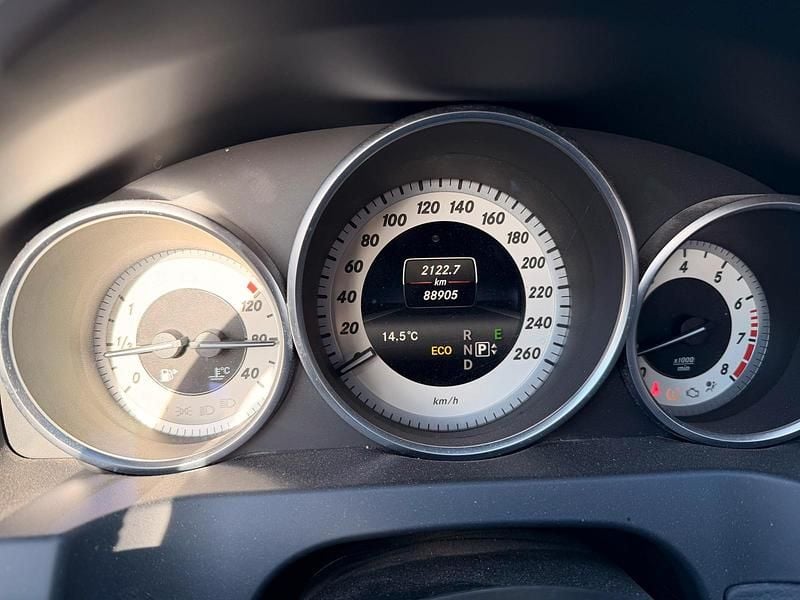 Second-hand Mercedes E200 185 CP (136 kW) 2014 Negru Cabrio