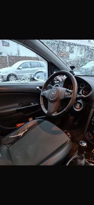 Blau Gebraucht 2009 Opel Corsa Kleinwagen | 2.600 € (Etwas zu teuer) - Bild 1/4