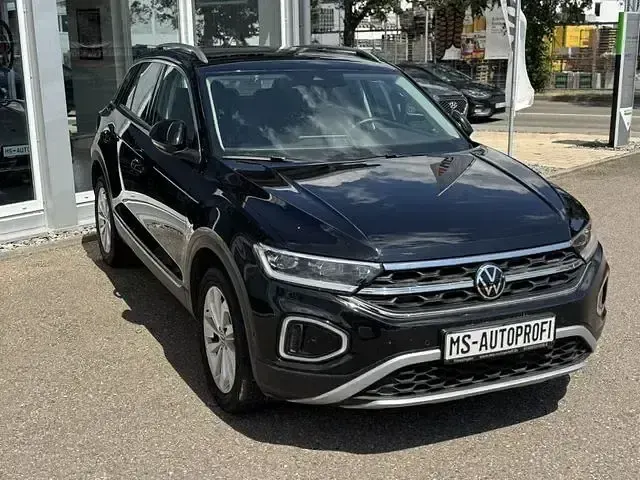 Gebraucht VW T-Roc Style 116 PS (85 kW) 2025 Deep black perleffekt (metallic) SUV