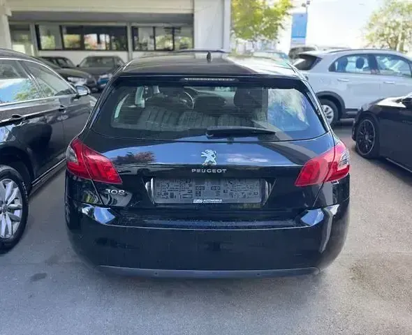 Gebraucht Peugeot 308 Active 131 PS (96 kW) 2021 Schwarz Limousine