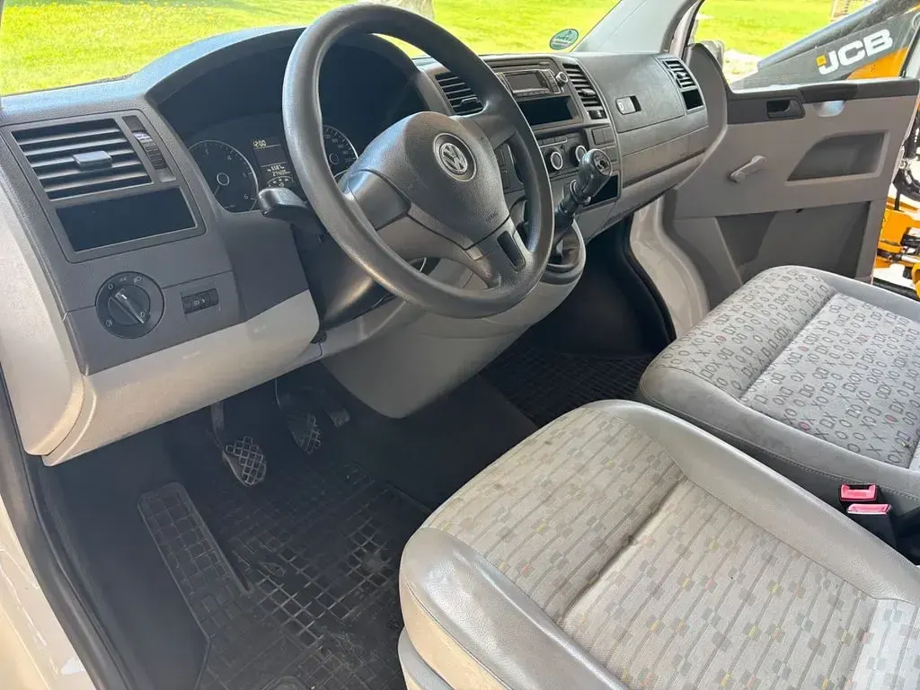 Käytetty VW Transporter 140 HP (102 kW) 2013 Valkoinen Van