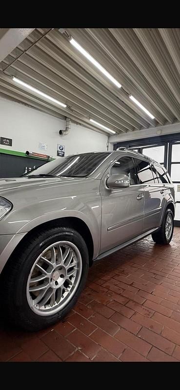 Gebraucht Mercedes GL420 306 PS (225 kW) 2009 SUV
