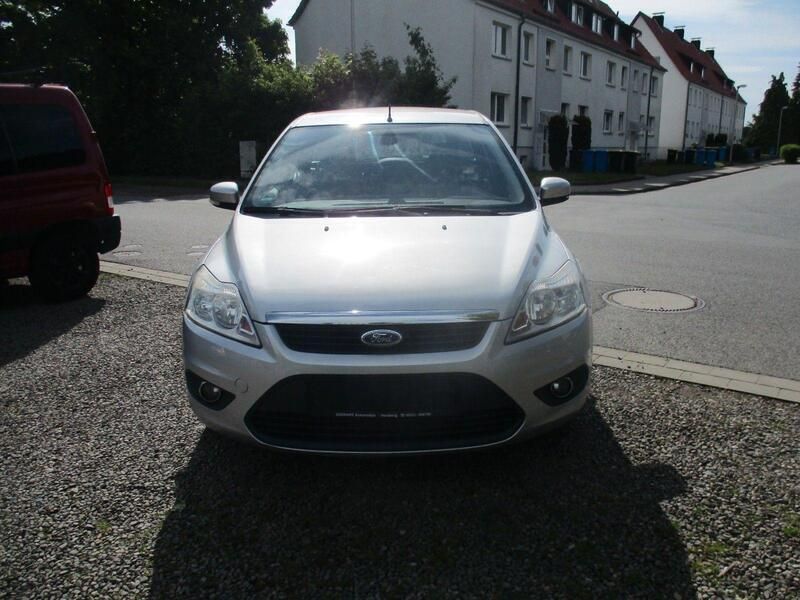 Gebraucht Ford Focus Style 109 PS (80 kW) 2008 Silber Kombi