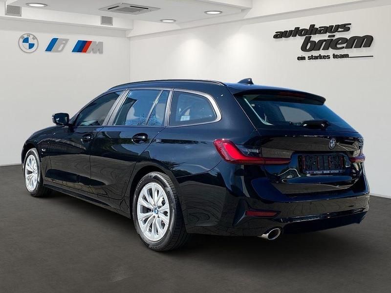 Gebraucht BMW 330e Advantage 292 PS (214 kW) 2022 Schwarz ii Kombi