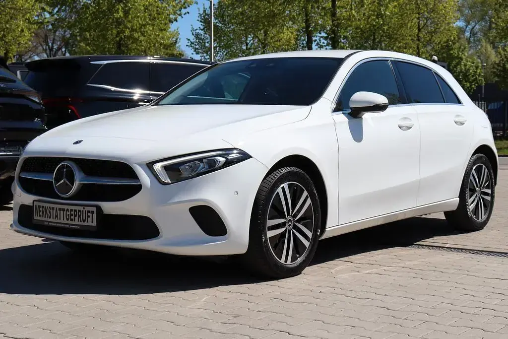 Gebraucht Mercedes A250 218 PS (160 kW) 2022 Weiß Limousine
