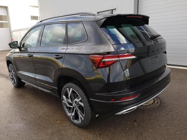 Black magic perleffekt black magic perleffekt Neu 2025 Skoda Karoq SportLine SUV | 39.234 € (Teuer) - Bild 1/4