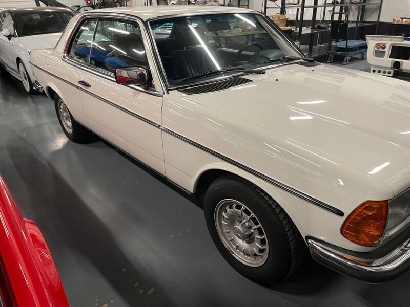 Weiß Gebraucht 1982 Mercedes 280 | 20.500 € - Bild 1/4