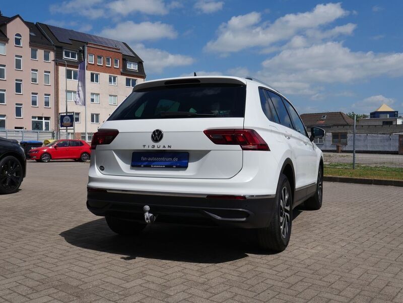 Gebraucht VW Tiguan Active 150 PS (110 kW) 2022 Weiß SUV