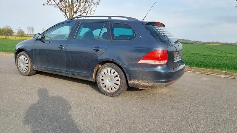 Second-hand VW Golf VI 105 CP (77 kW) 2009 Hatchback