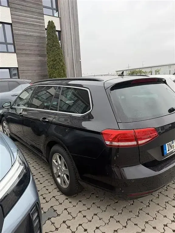 Gebraucht VW Passat Trendline 150 PS (110 kW) 2017 Schwarz Limousine
