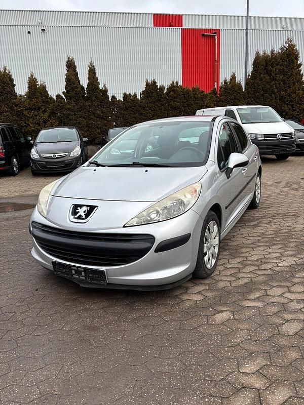 Gebraucht Peugeot 207 95 PS (69 kW) 2008 Silber Limousine