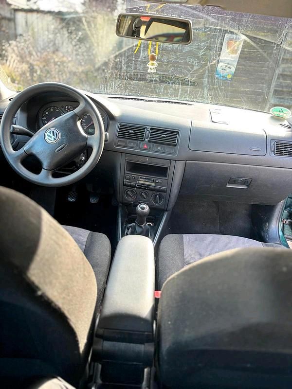 Gebraucht VW Golf IV 75 PS (55 kW) 2001 Grün Kleinwagen
