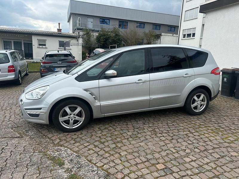 Gebraucht Ford S-MAX S 140 PS (102 kW) 2014 Silber Van / Kleinbus