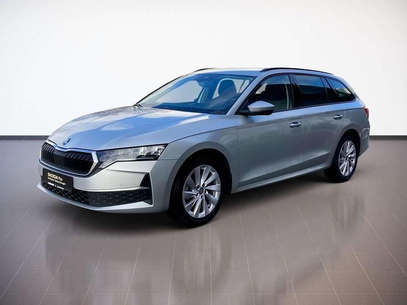 Gebraucht Skoda Octavia Selection 150 PS (110 kW) 2025 Brilliantsilber Kombi