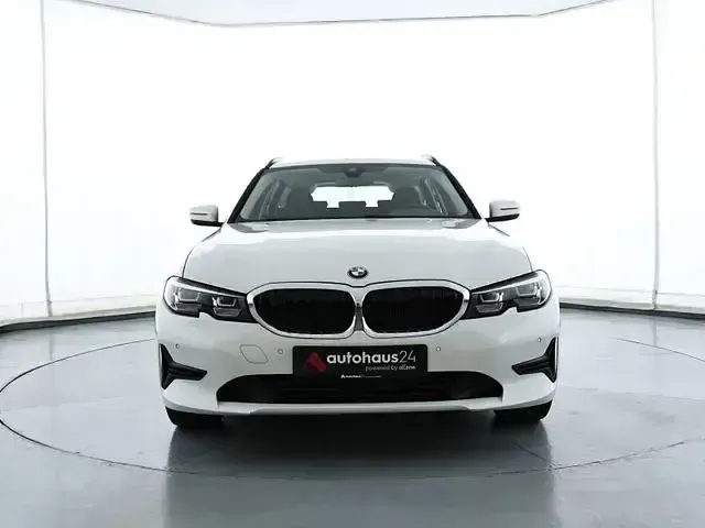 Gebraucht BMW 320 190 PS (139 kW) 2022 Weiß Kombi