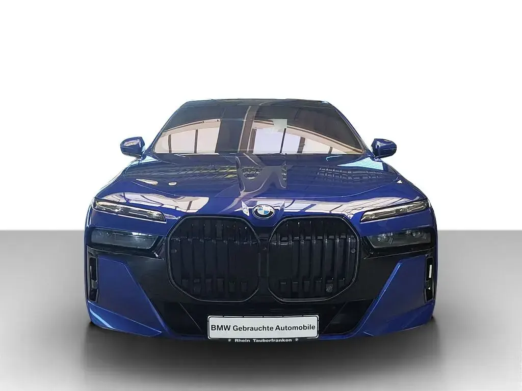 Gebraucht BMW 740 M Sport 286 PS (210 kW) 2024 Marina bay blau metallic Limousine