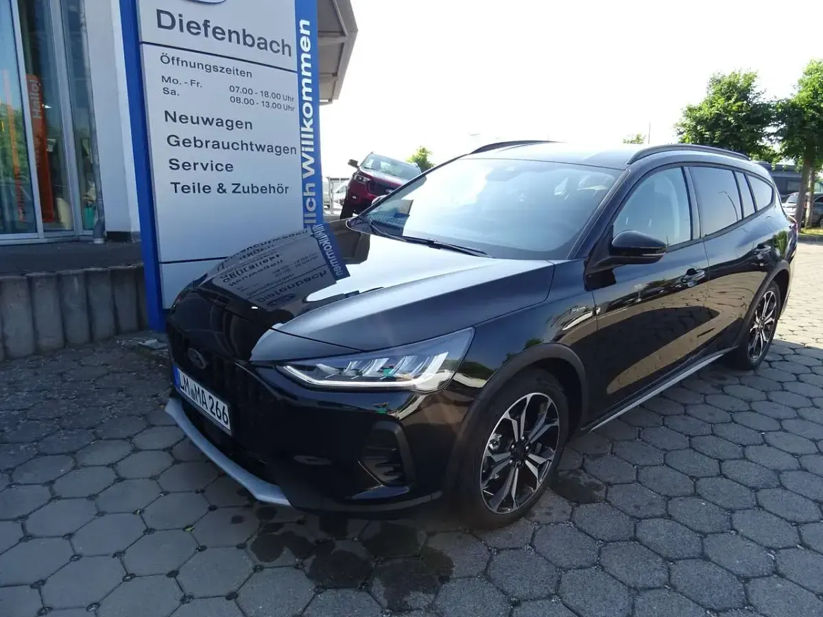 Gebraucht Ford Focus Active 155 PS (114 kW) 2023 Obsidianschwarz metallic Kombi