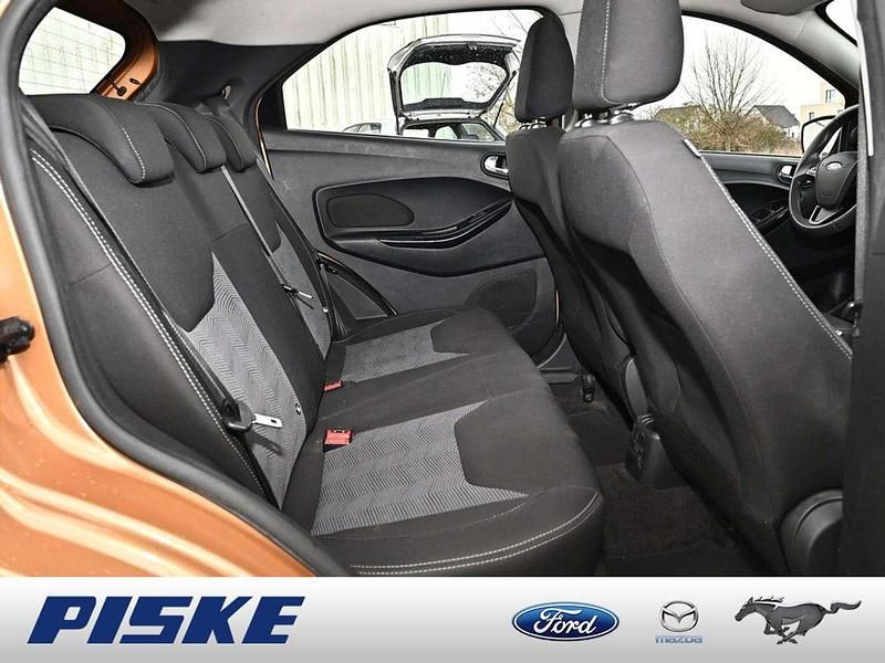 Gebraucht Ford Ka 86 PS (63 kW) 2017 Sparkling gold Limousine