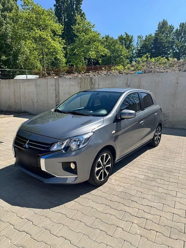 Grau Gebraucht 2022 Mitsubishi Space Star Select+ Kleinwagen | 9.900 € (Superpreis) - Bild 1/4