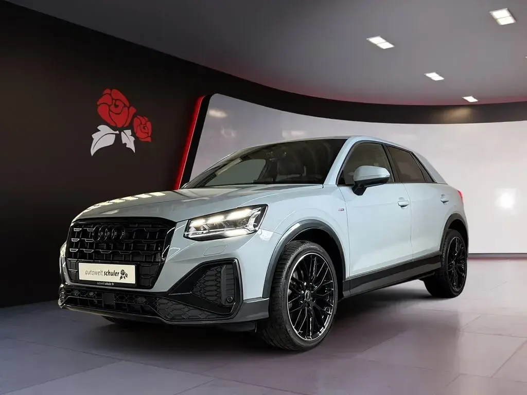 Gebraucht Audi Q2 S-Line 150 PS (110 kW) 2024 Pfeilgrau perleffekt SUV