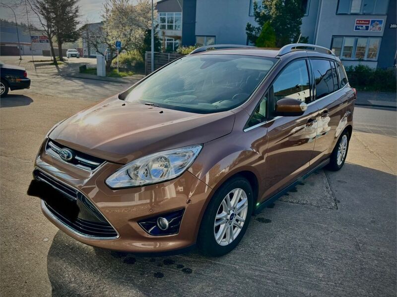 Braun Gebraucht 2013 Ford Grand C-Max SYNC Edition Van / Kleinbus | 6.900 € (Etwas zu teuer) - Bild 1/4