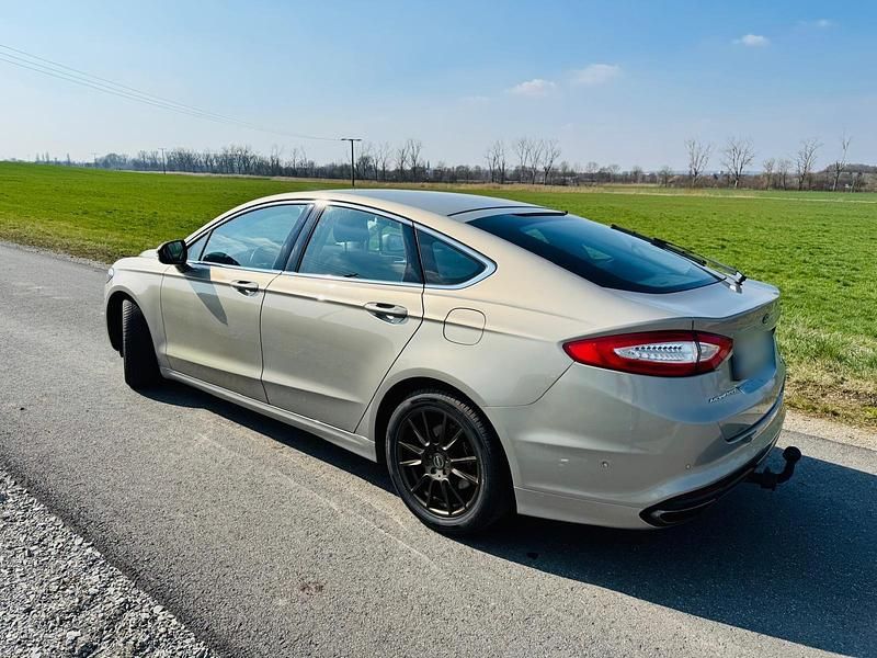Gebraucht Ford Mondeo 203 PS (149 kW) 2015 Grau Kleinwagen
