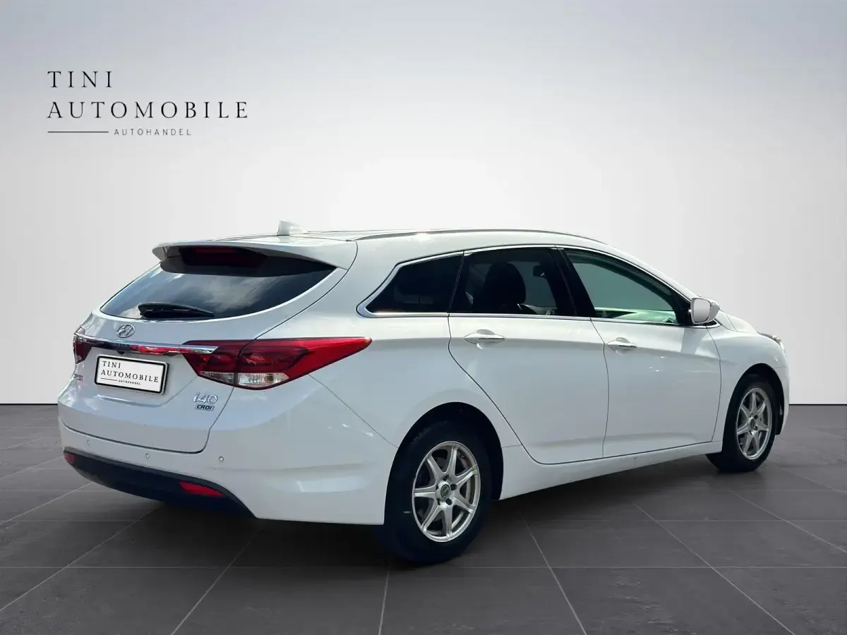 Gebraucht Hyundai i40 Trend 141 PS (103 kW) 2015 Weiß Kombi